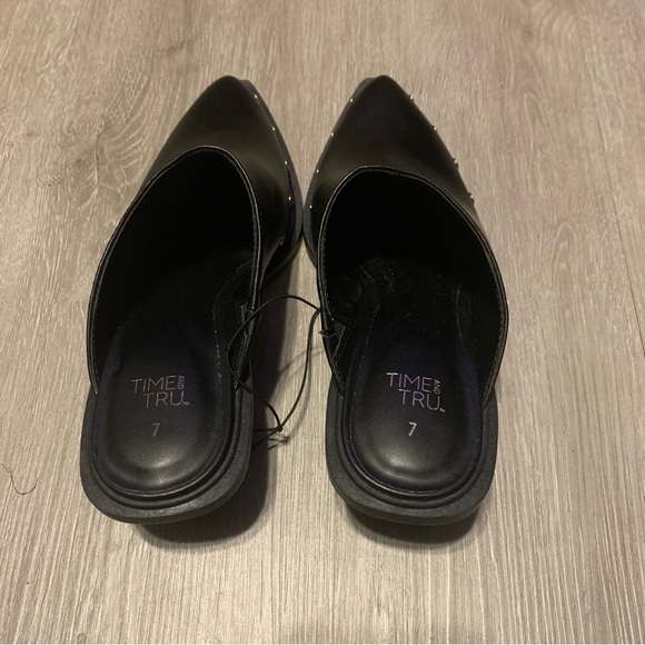 3 for $30 Women’s Time and Tru Black Mules Sleek Minimalist Design - Picture 5 of 6